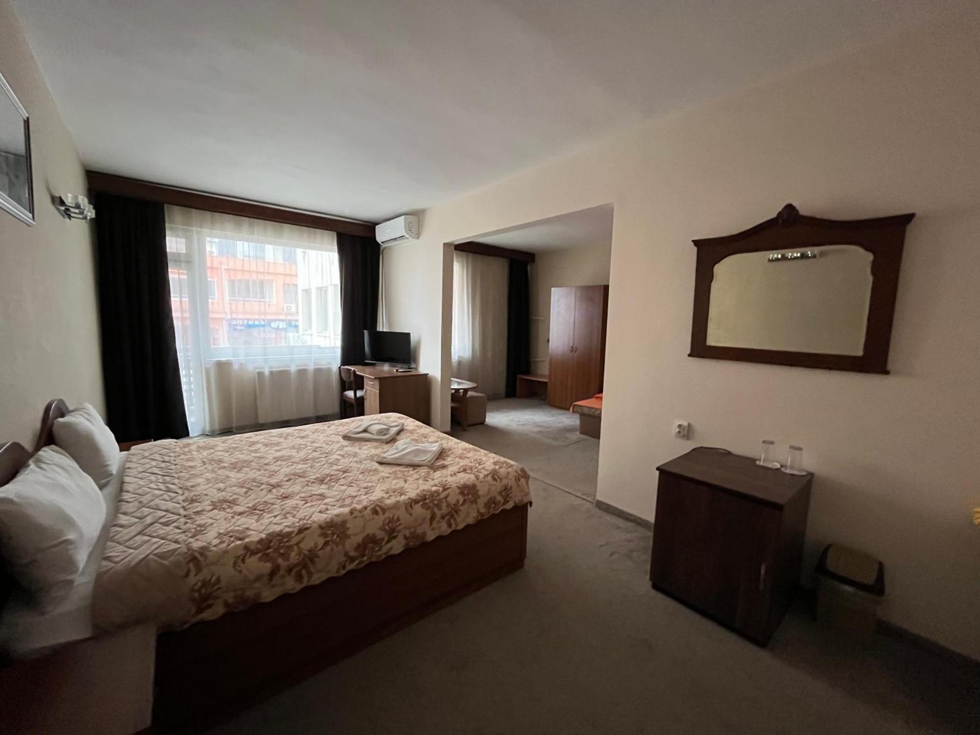 Park Hotel Ivailo Veliko Tarnovo Pokoj fotografie