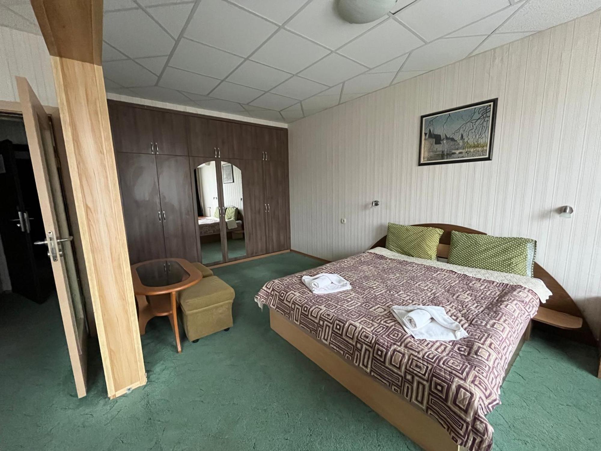 Park Hotel Ivailo Veliko Tarnovo Pokoj fotografie